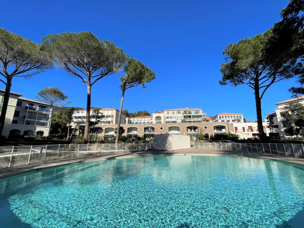 Achat appartement à vendre 4 pièces 83 m² - Cavalaire-sur-Mer