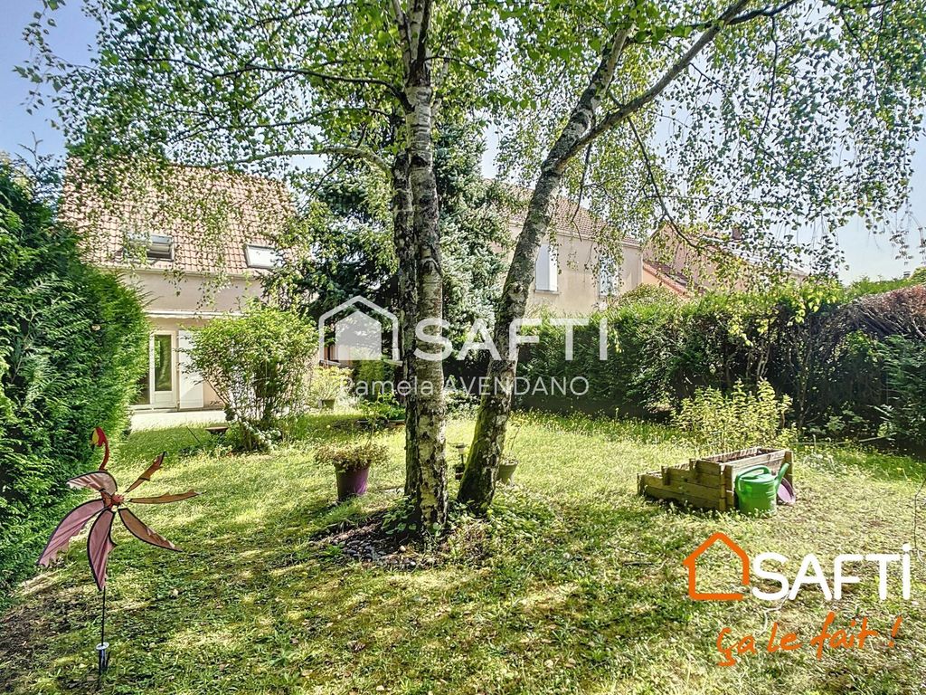 Achat maison à vendre 3 chambres 84 m² - Savigny-le-Temple