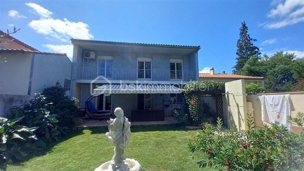 Achat maison à vendre 4 chambres 134 m² - Castelsarrasin