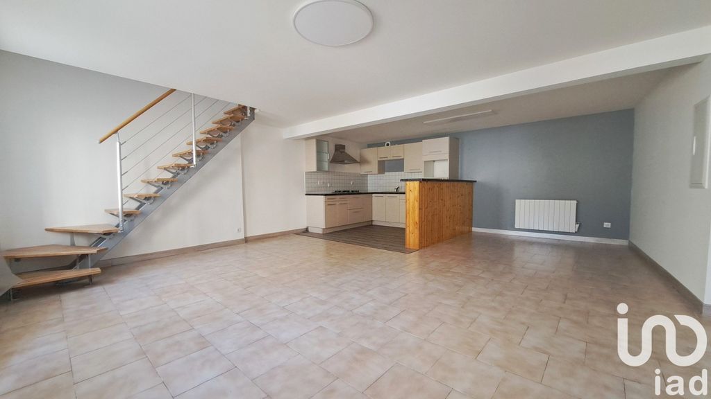 Achat maison à vendre 2 chambres 74 m² - Saint-Sulpice-la-Pointe