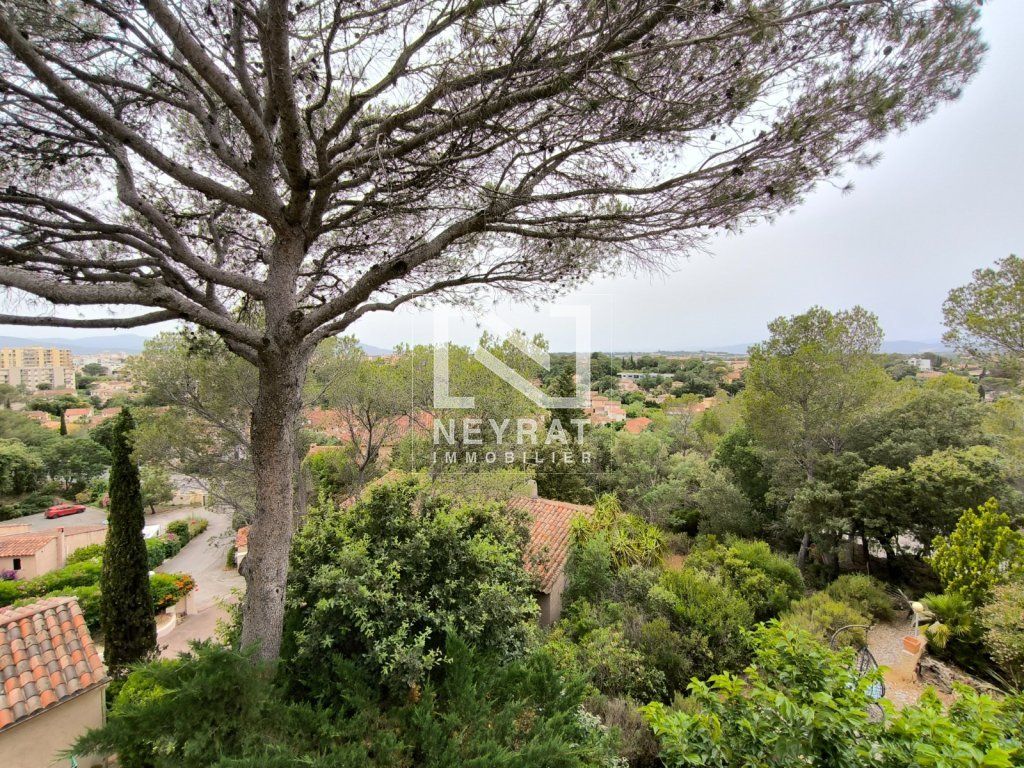 Achat appartement à vendre 2 pièces 45 m² - Saint-Raphaël