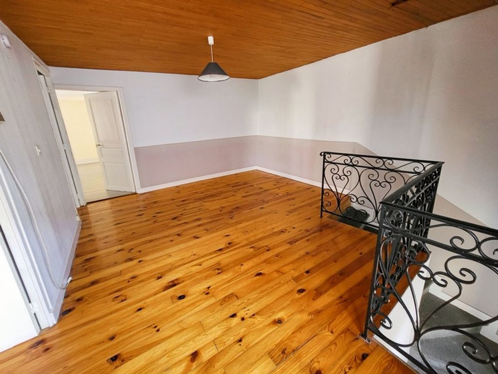 Achat maison à vendre 4 chambres 130 m² - Vertaizon