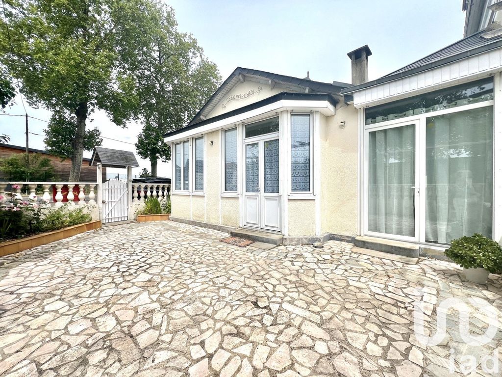 Achat maison à vendre 3 chambres 167 m² - La Flèche