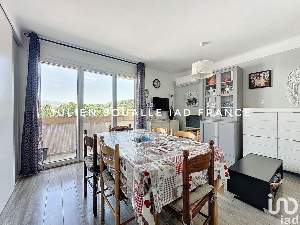 Achat appartement à vendre 4 pièces 69 m² - Aubagne