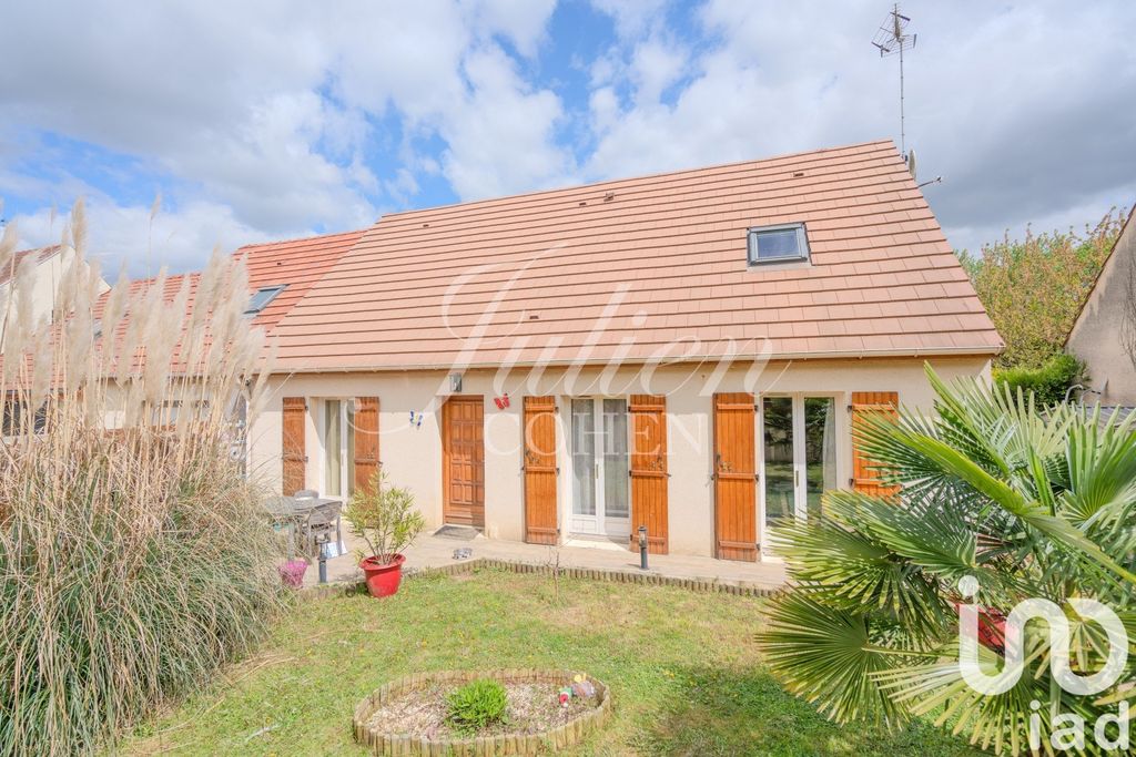 Achat maison à vendre 5 chambres 161 m² - Compans