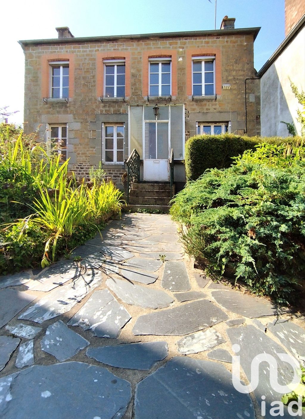 Achat maison à vendre 5 chambres 139 m² - Tessy-Bocage