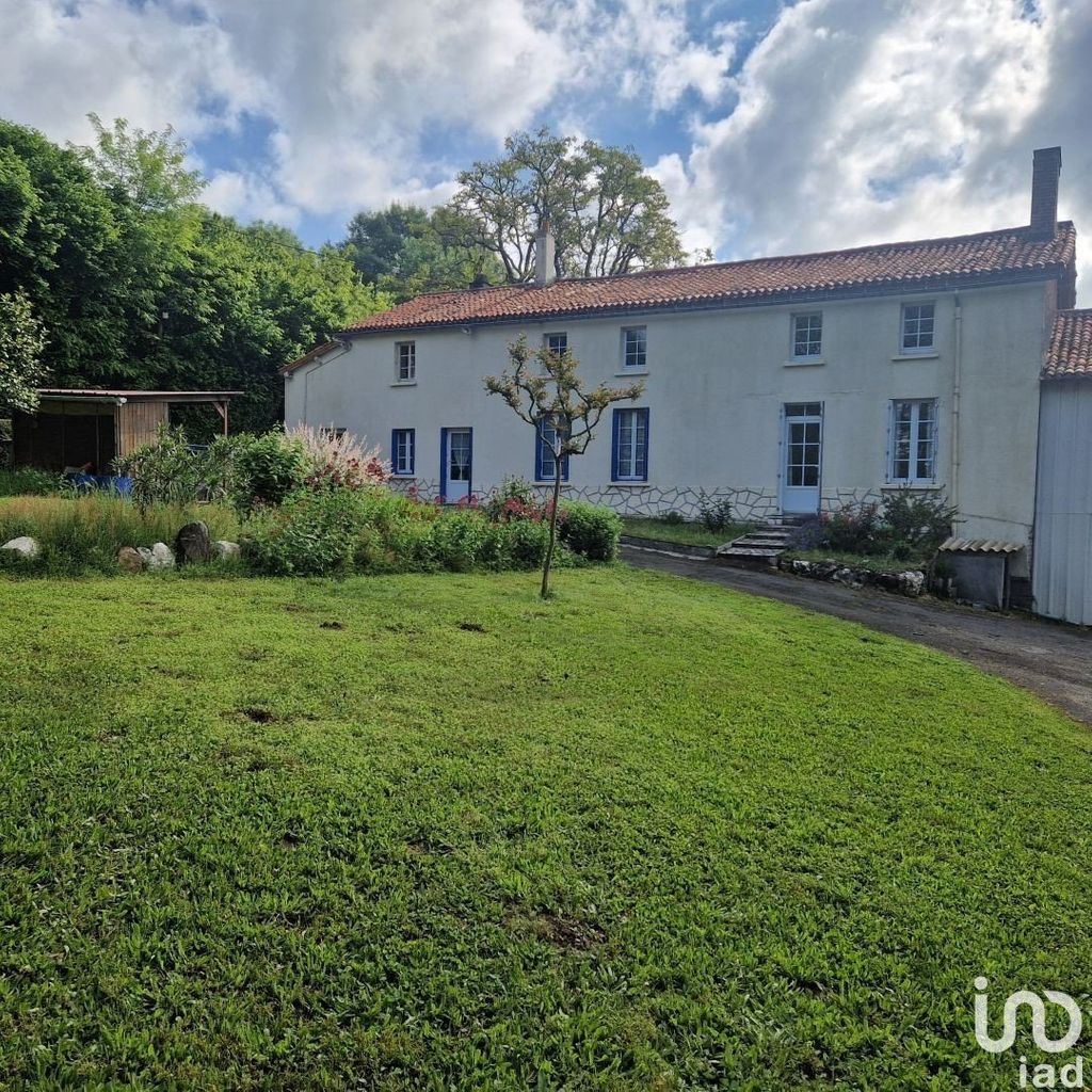 Achat maison à vendre 3 chambres 100 m² - Le Beugnon