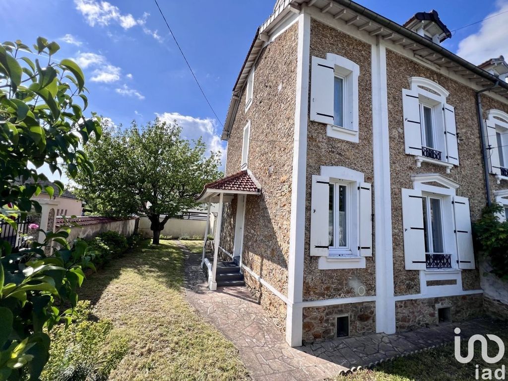 Achat maison à vendre 4 chambres 110 m² - Tournan-en-Brie