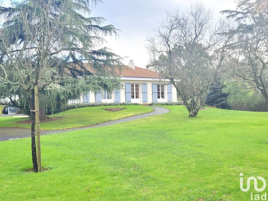 Achat maison à vendre 3 chambres 96 m² - La Ferrière