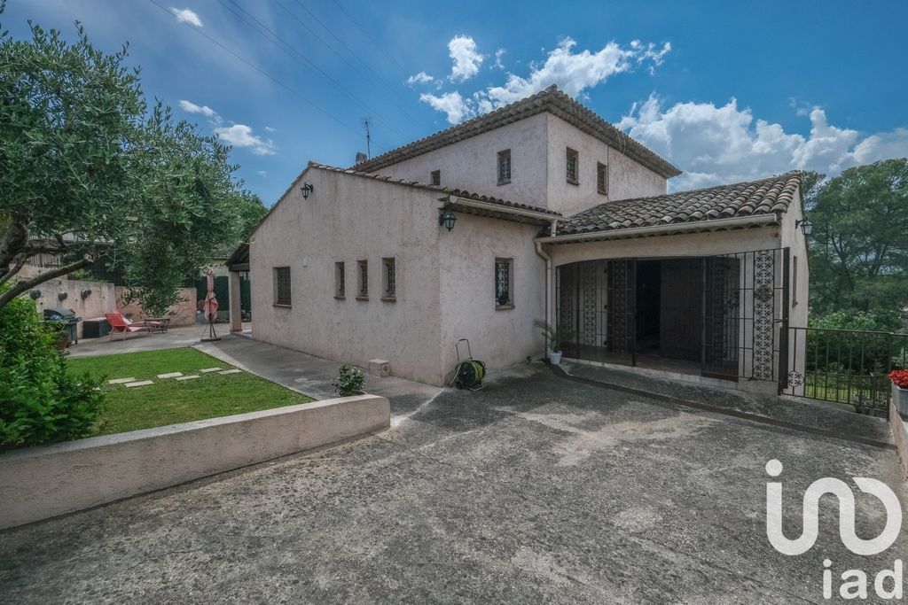 Achat maison à vendre 3 chambres 150 m² - La Roquette-sur-Siagne