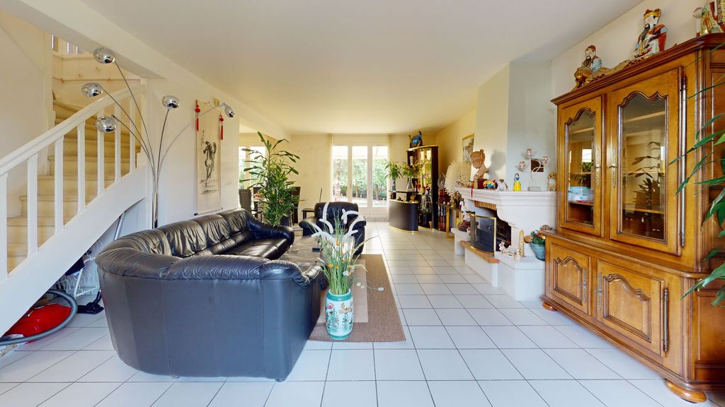 Achat maison à vendre 5 chambres 184 m² - Saint-Thibault-des-Vignes