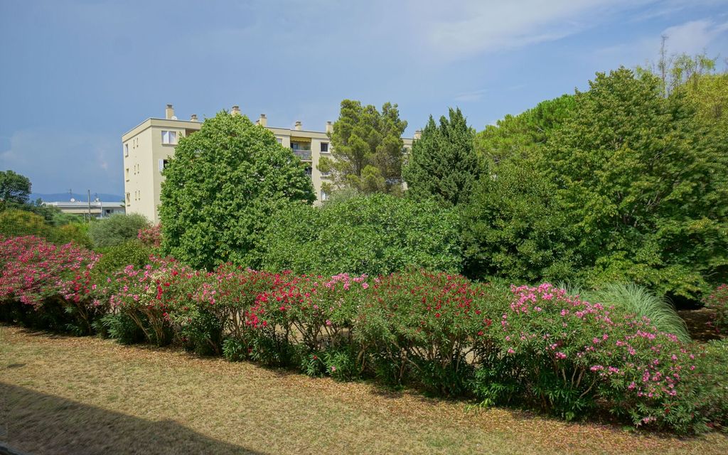 Achat appartement à vendre 3 pièces 75 m² - Antibes