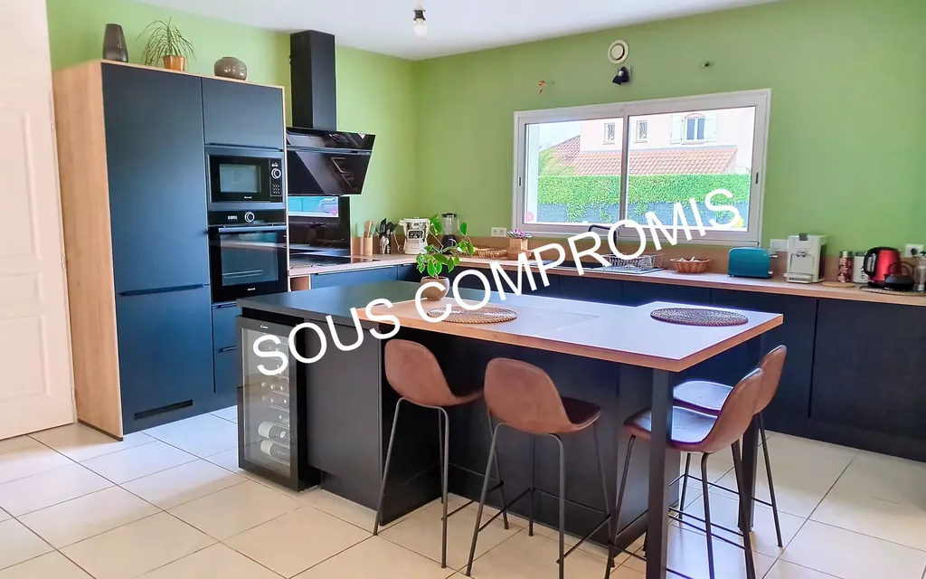 Achat maison à vendre 3 chambres 150 m² - Narcastet