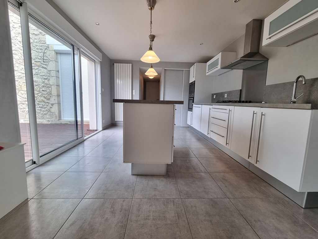 Achat maison à vendre 2 chambres 94 m² - La Rochelle