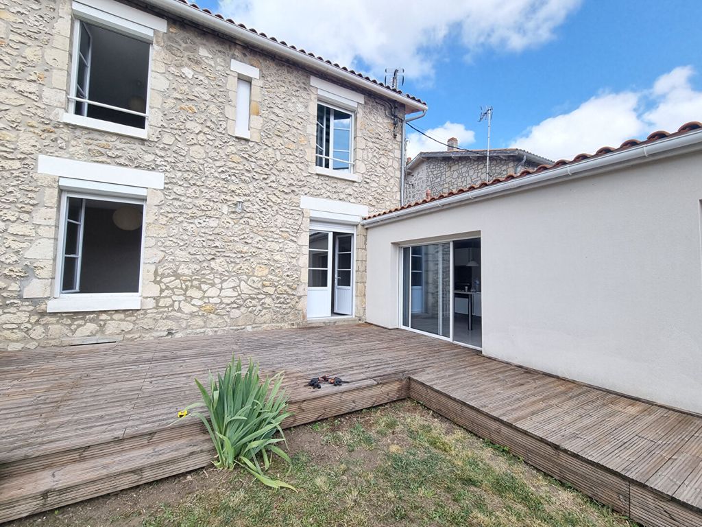 Achat maison à vendre 2 chambres 94 m² - La Rochelle