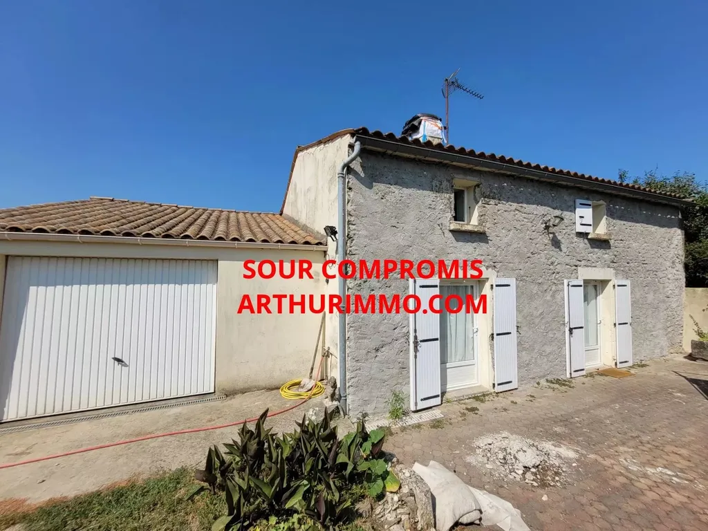 Achat maison à vendre 2 chambres 89 m² - Courçon