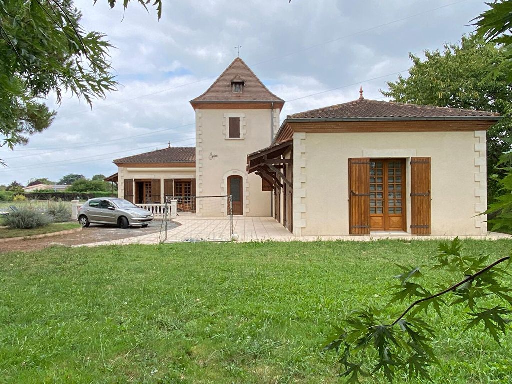 Achat maison à vendre 4 chambres 185 m² - Saint-Étienne-de-Fougères