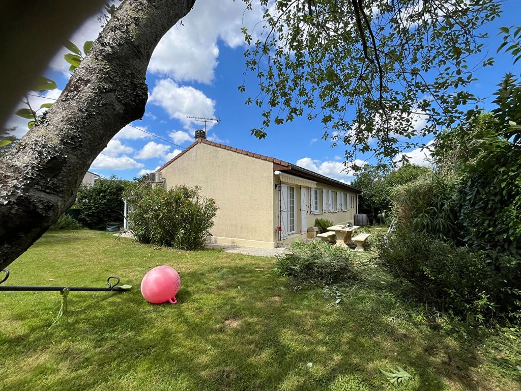 Achat maison à vendre 3 chambres 1 038 m² - Libourne