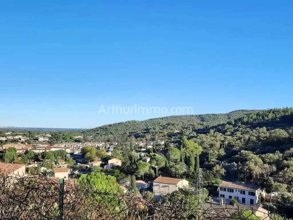 Achat appartement à vendre 4 pièces 77 m² - Roquebrune-sur-Argens