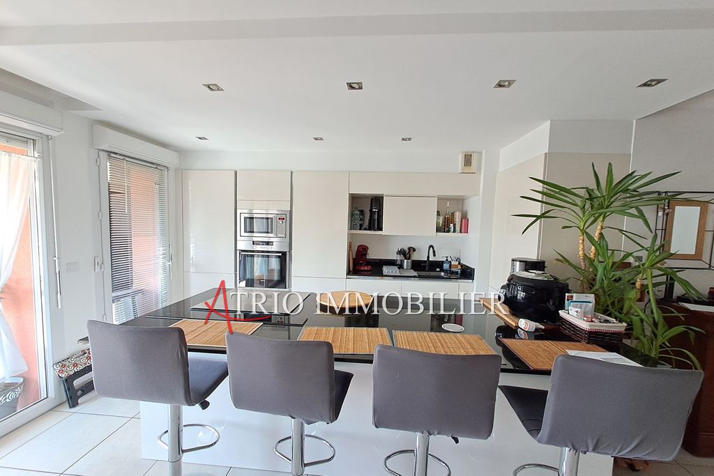 Achat appartement à vendre 3 pièces 70 m² - Antibes