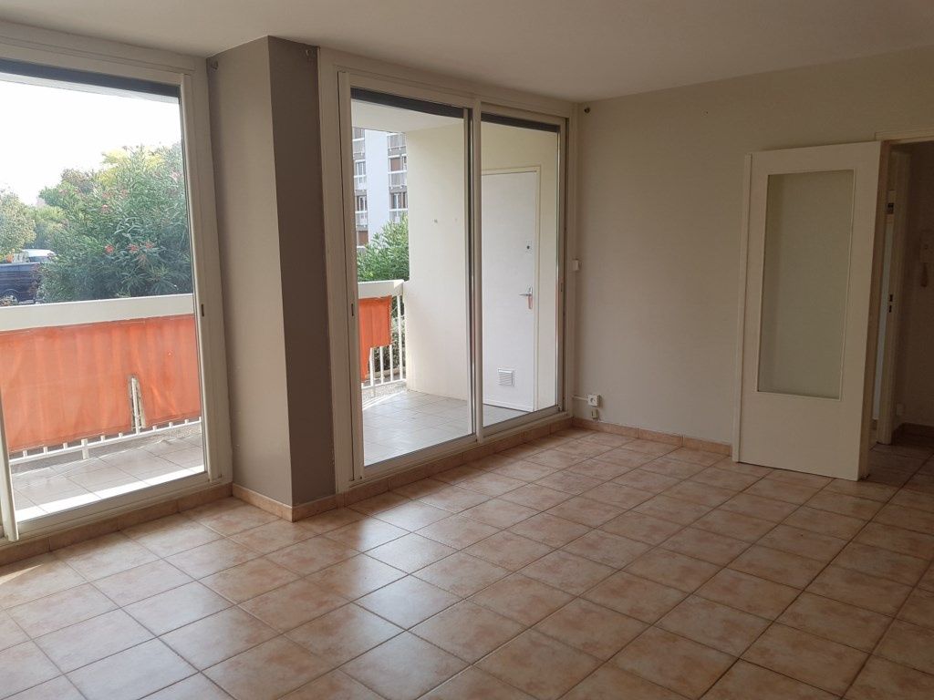 Achat appartement à vendre 5 pièces 84 m² - Marignane