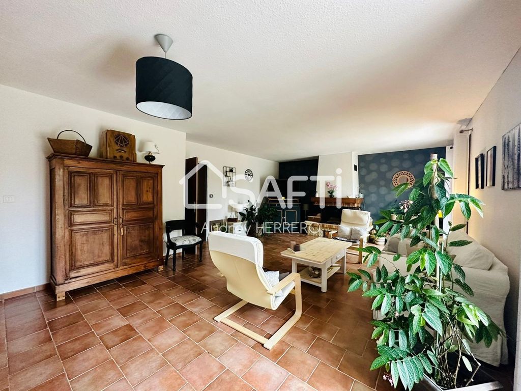 Achat maison à vendre 5 chambres 160 m² - Labastide-Saint-Sernin