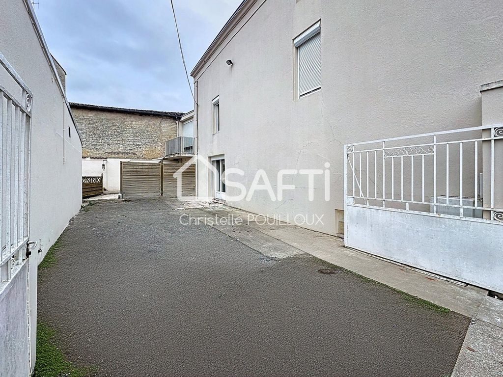 Achat maison à vendre 6 chambres 142 m² - Niort