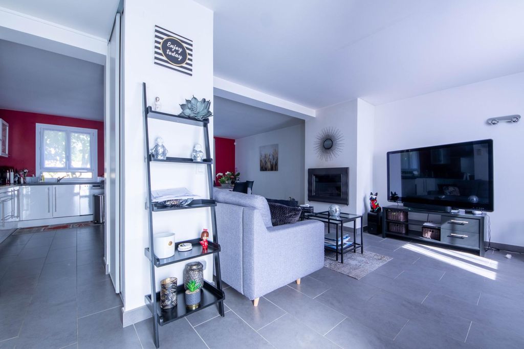 Achat maison à vendre 4 chambres 109 m² - Marolles-en-Brie