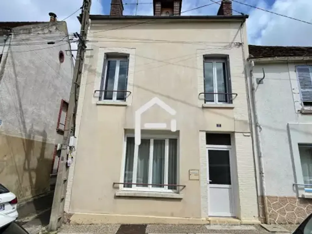 Achat maison à vendre 4 chambres 130 m² - Brienon-sur-Armançon