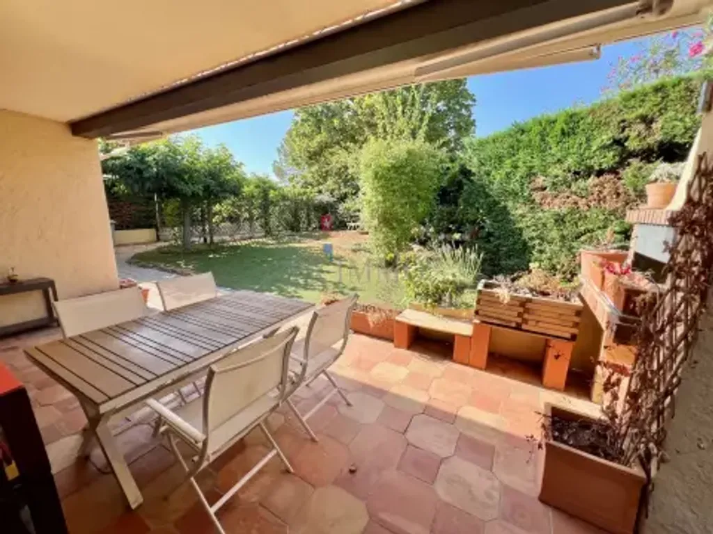 Achat maison à vendre 2 chambres 80 m² - Fréjus