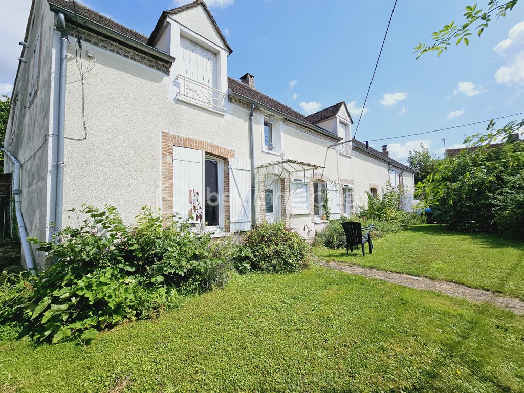 Achat maison à vendre 4 chambres 147 m² - Les Ormes-sur-Voulzie