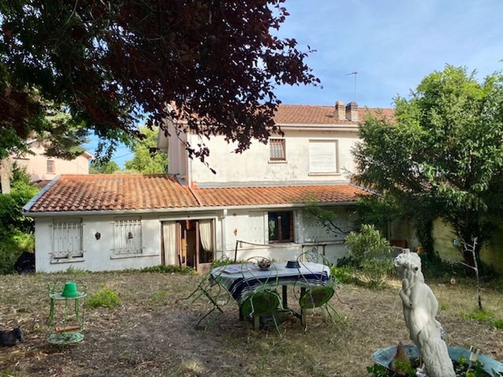 Achat maison à vendre 5 chambres 121 m² - Pessac