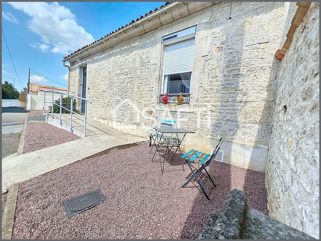 Achat maison à vendre 2 chambres 100 m² - Luçon