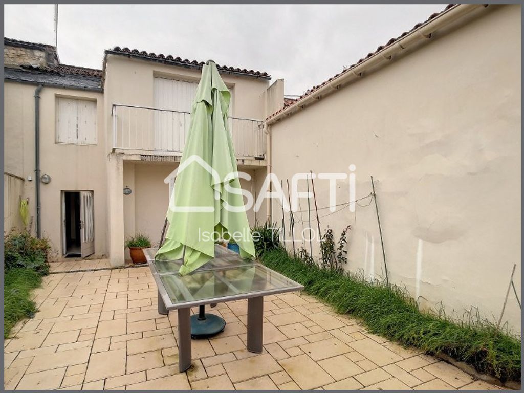 Achat maison à vendre 4 chambres 180 m² - Luçon