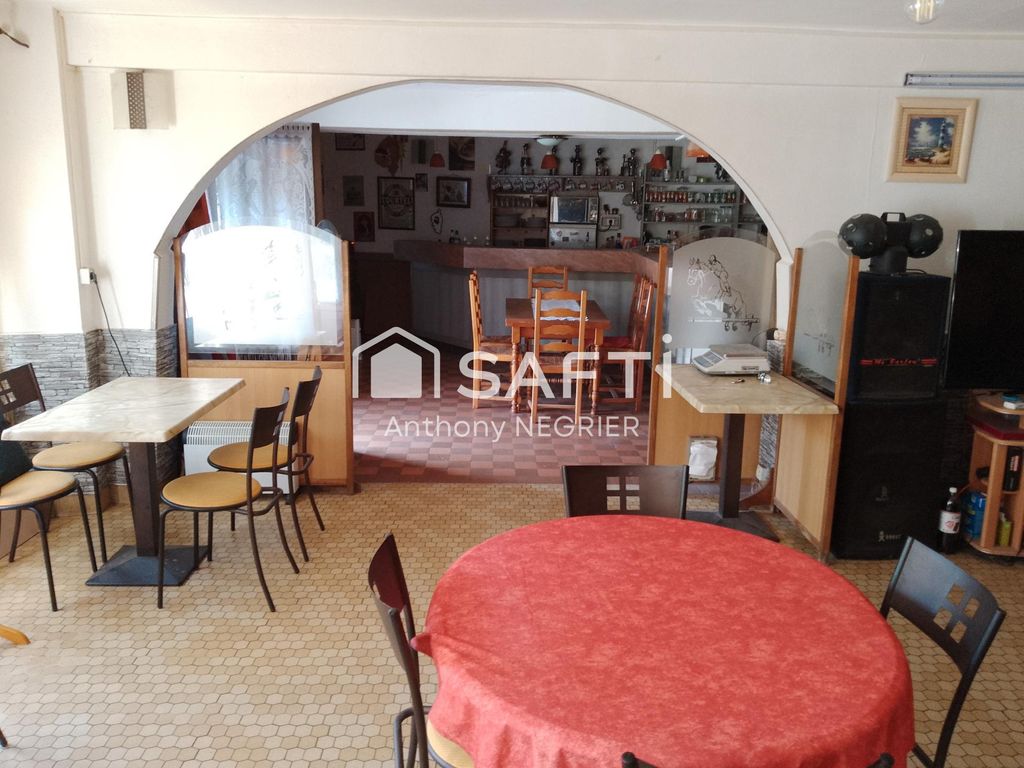 Achat maison à vendre 6 chambres 175 m² - Domfront-en-Poiraie