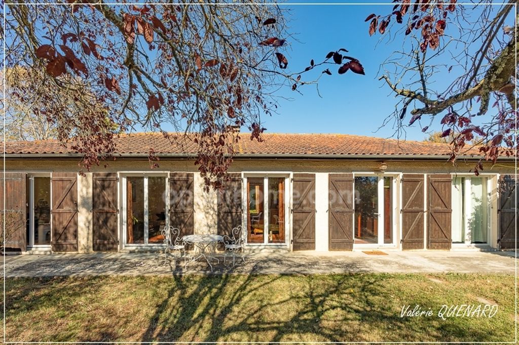 Achat maison à vendre 3 chambres 120 m² - Sainte-Foy-d'Aigrefeuille