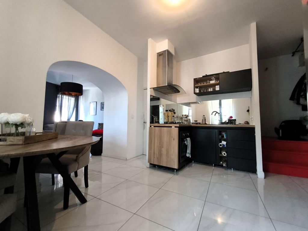 Achat maison à vendre 3 chambres 127 m² - Laudun-l'Ardoise