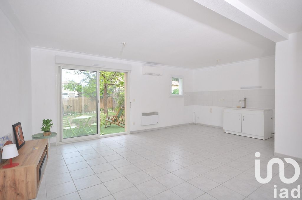 Achat appartement à vendre 3 pièces 65 m² - Clarensac