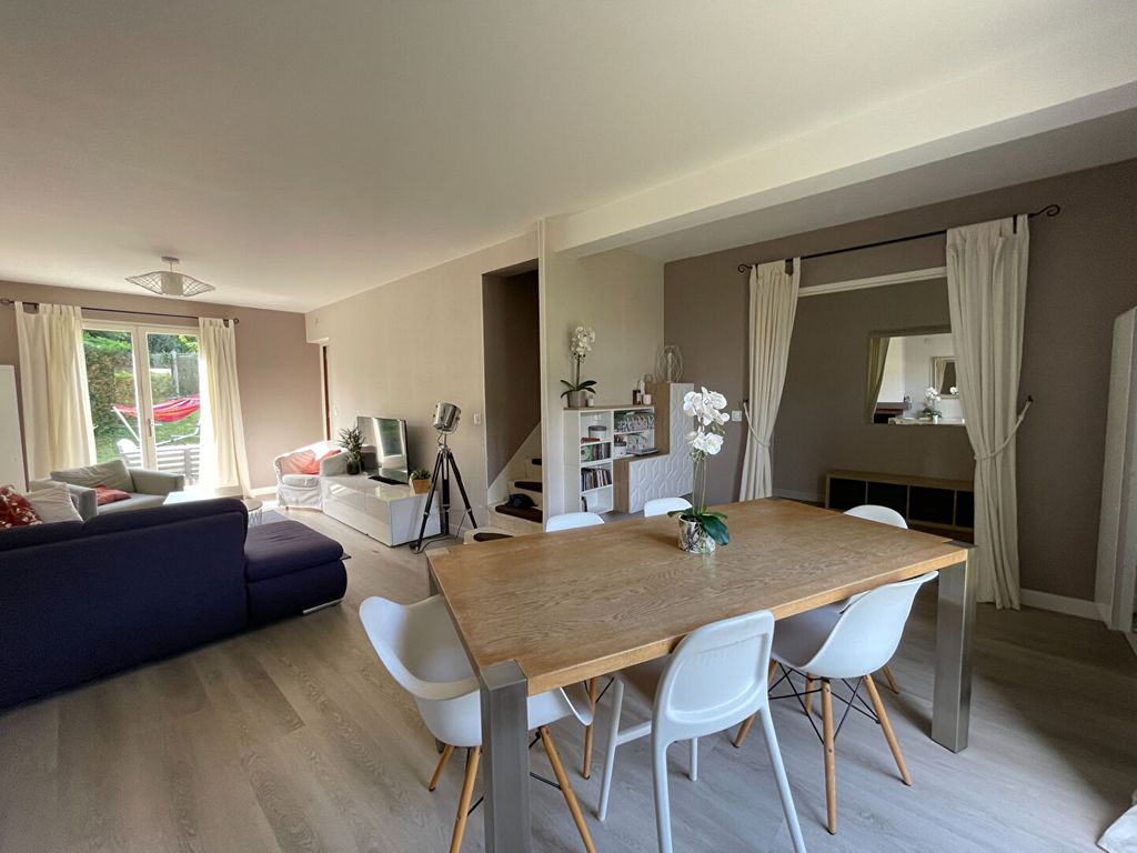 Achat maison à vendre 6 chambres 130 m² - Vaux-le-Pénil