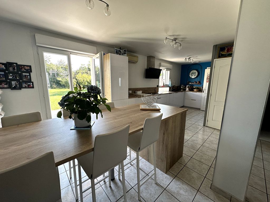 Achat maison à vendre 4 chambres 106 m² - Villeblevin