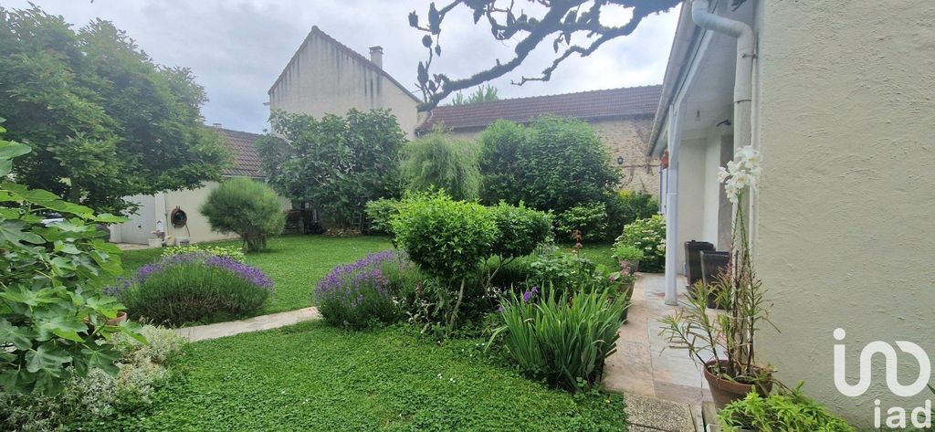 Achat maison à vendre 4 chambres 122 m² - Mandres-les-Roses