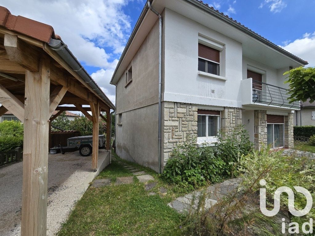 Achat maison à vendre 4 chambres 122 m² - Cébazat