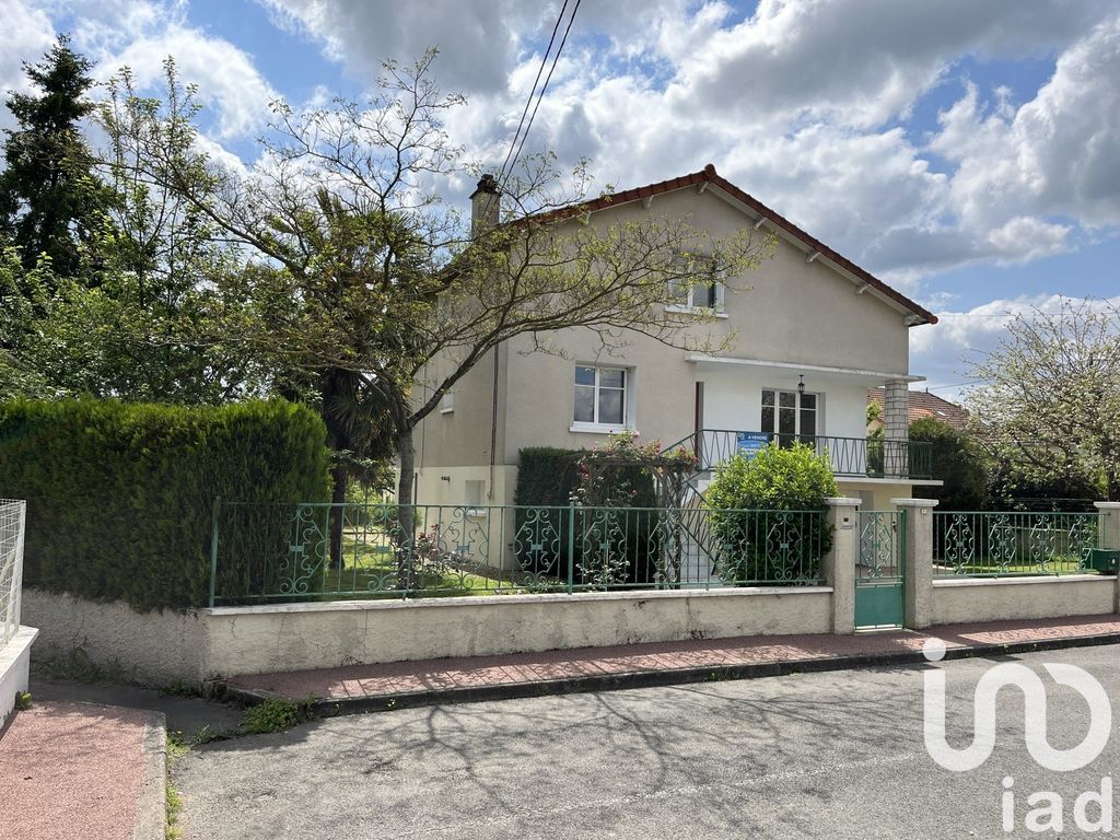 Achat maison à vendre 4 chambres 151 m² - Naintré