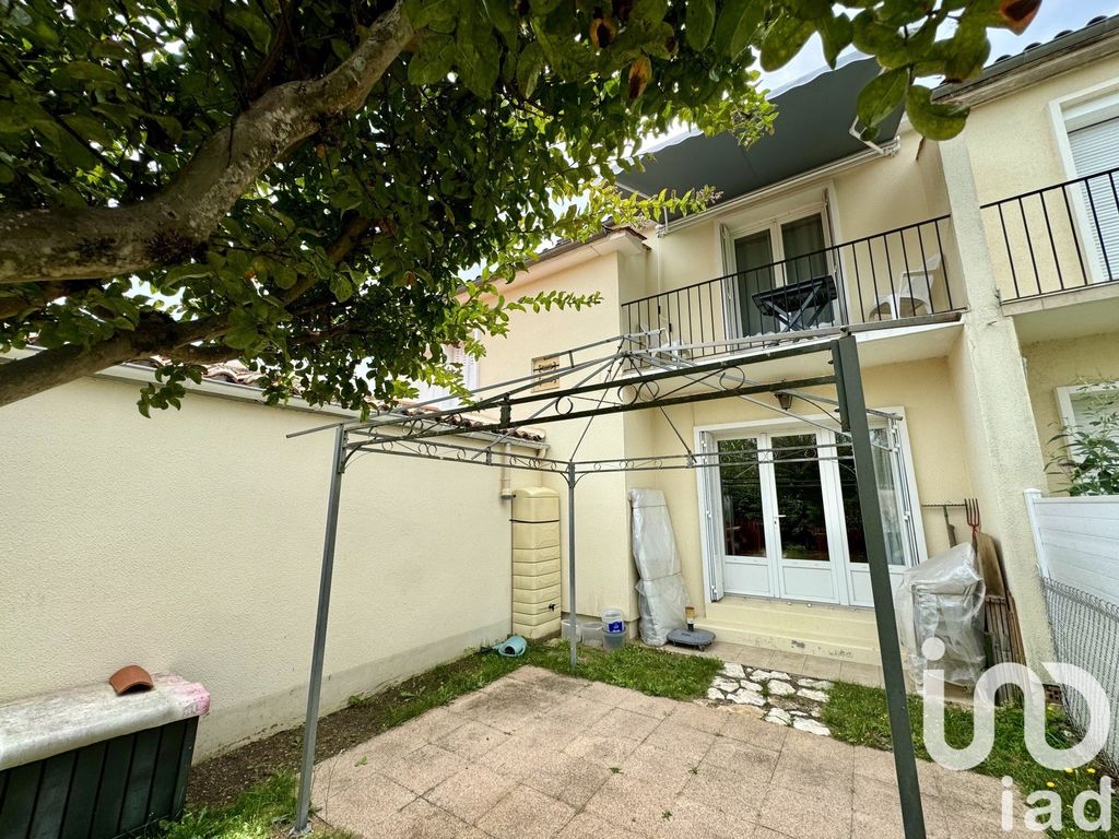 Achat maison à vendre 3 chambres 106 m² - Gond-Pontouvre