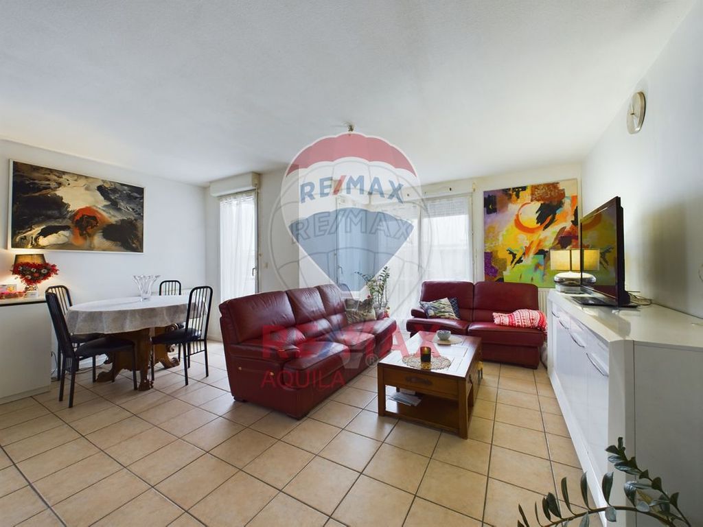 Achat appartement à vendre 3 pièces 64 m² - Vaulx-en-Velin