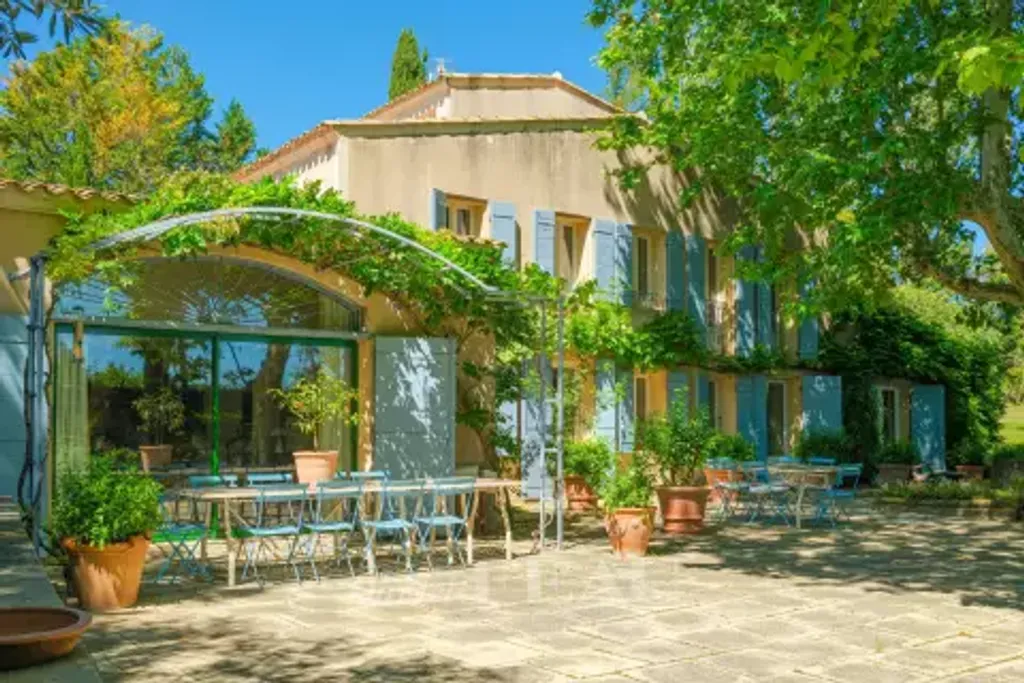 Achat maison à vendre 5 chambres 260 m² - Aix-en-Provence