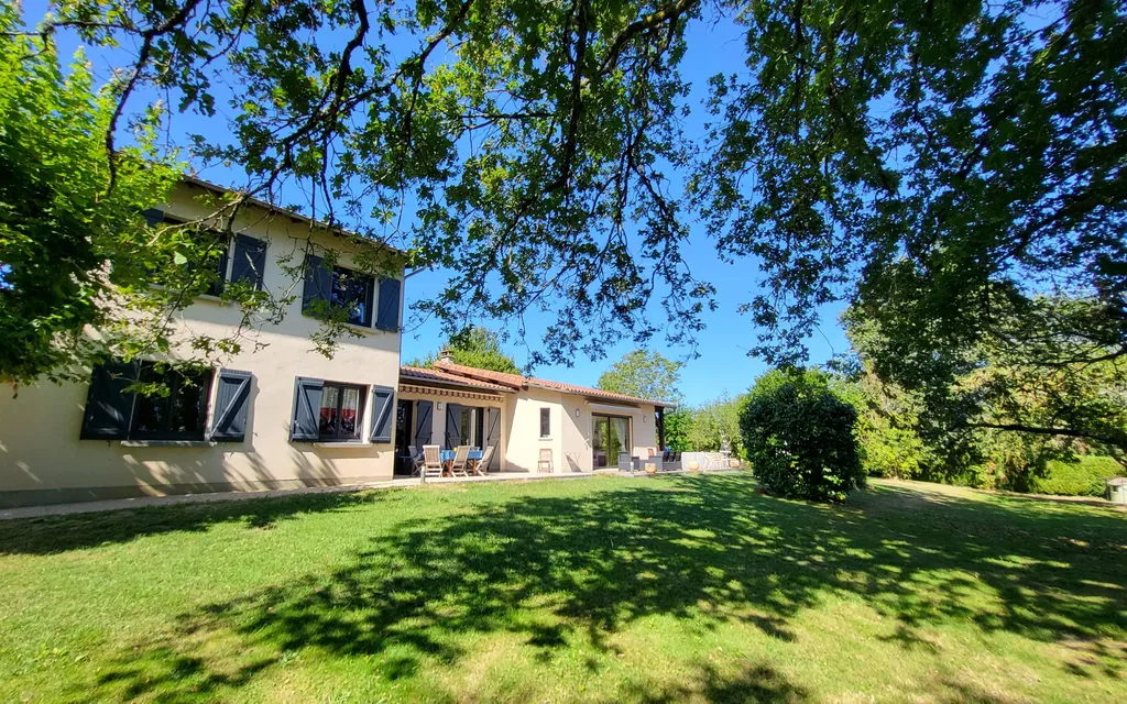 Achat maison à vendre 4 chambres 173 m² - Verneuil-sur-Vienne