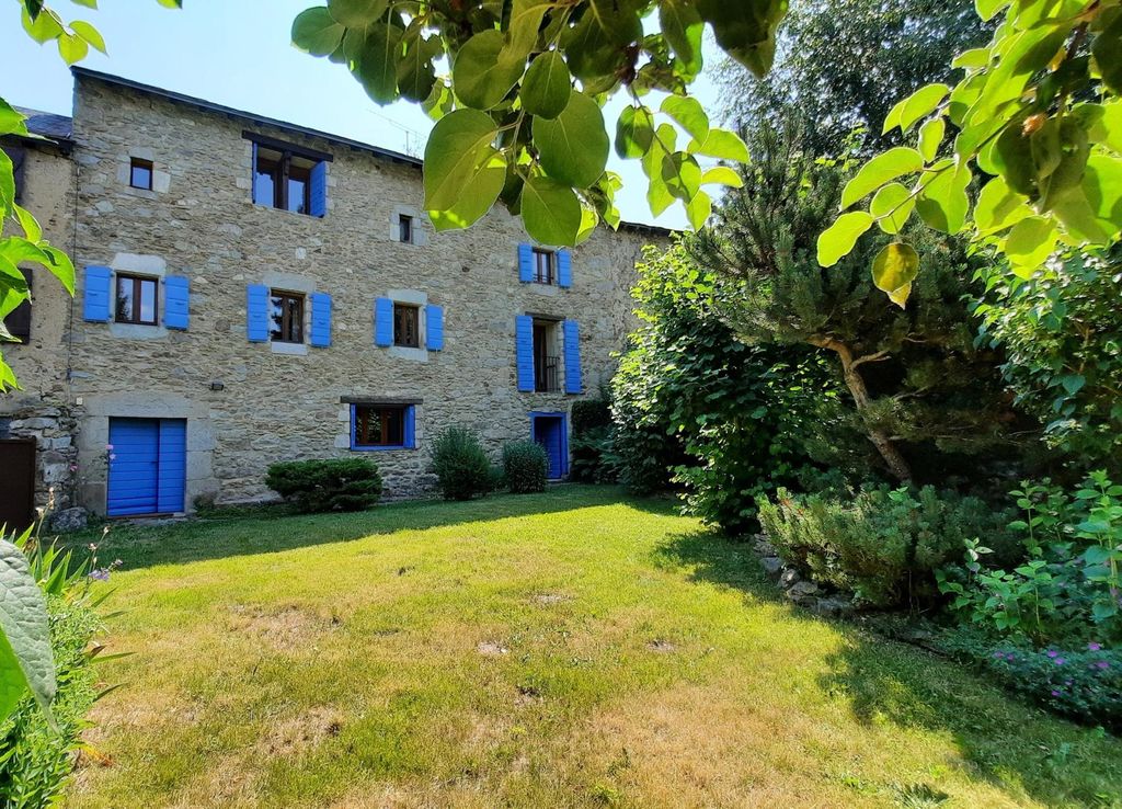 Achat maison à vendre 3 chambres 137 m² - Eyne