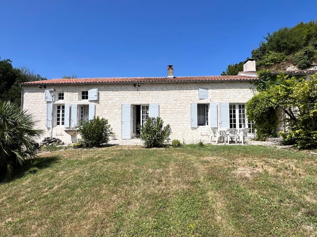 Achat maison à vendre 4 chambres 195 m² - Dompierre-sur-Charente