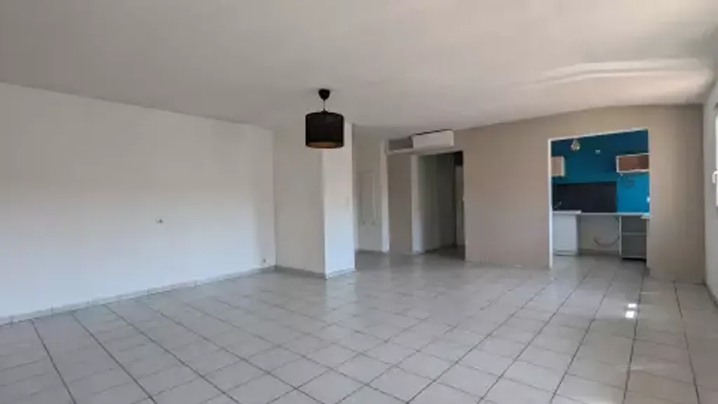 Achat appartement à vendre 3 pièces 84 m² - Carcès